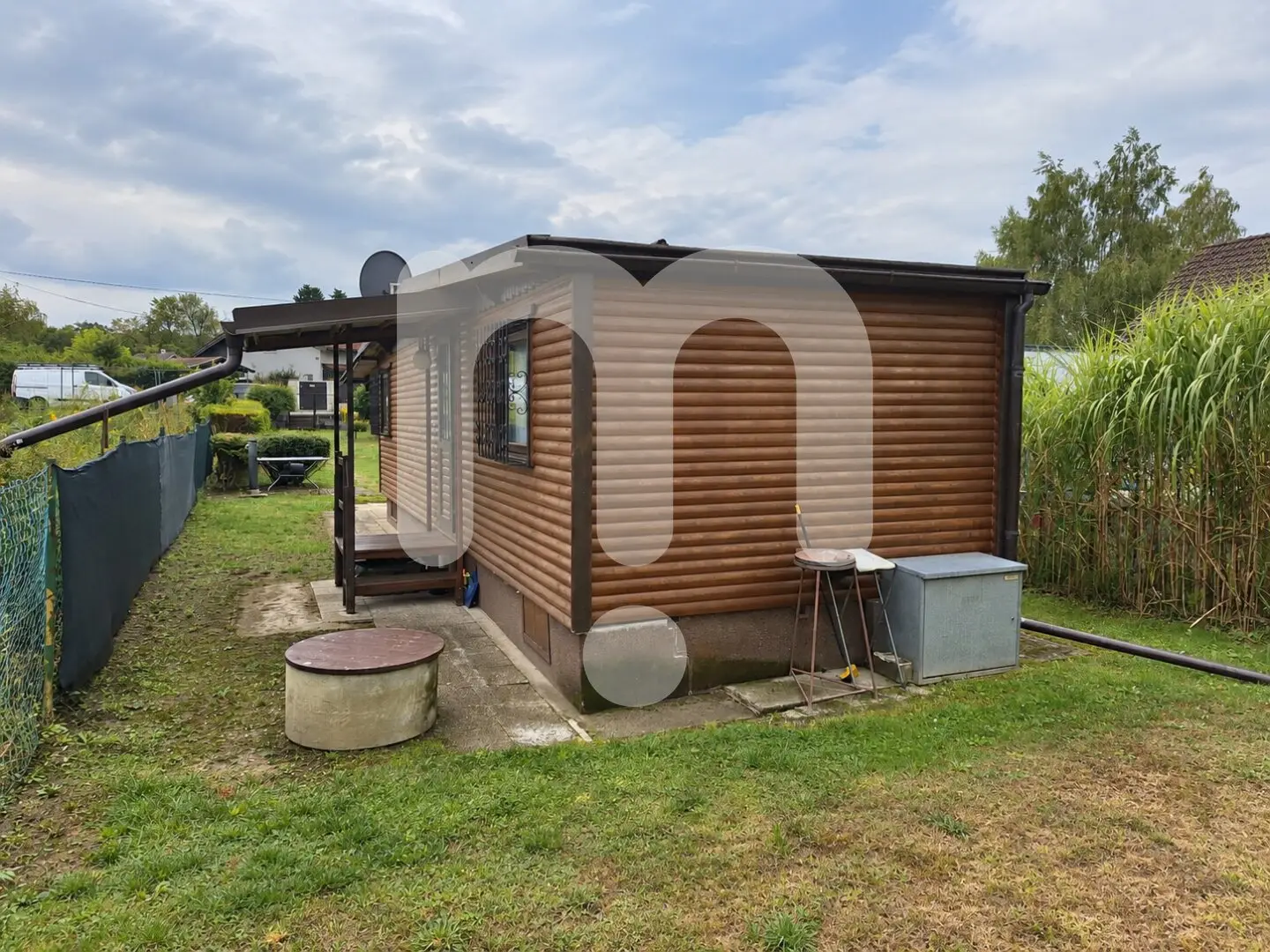 PRIVATE LAND 486 m² allotment garden plot in Stockerau with mobile home immediately usable