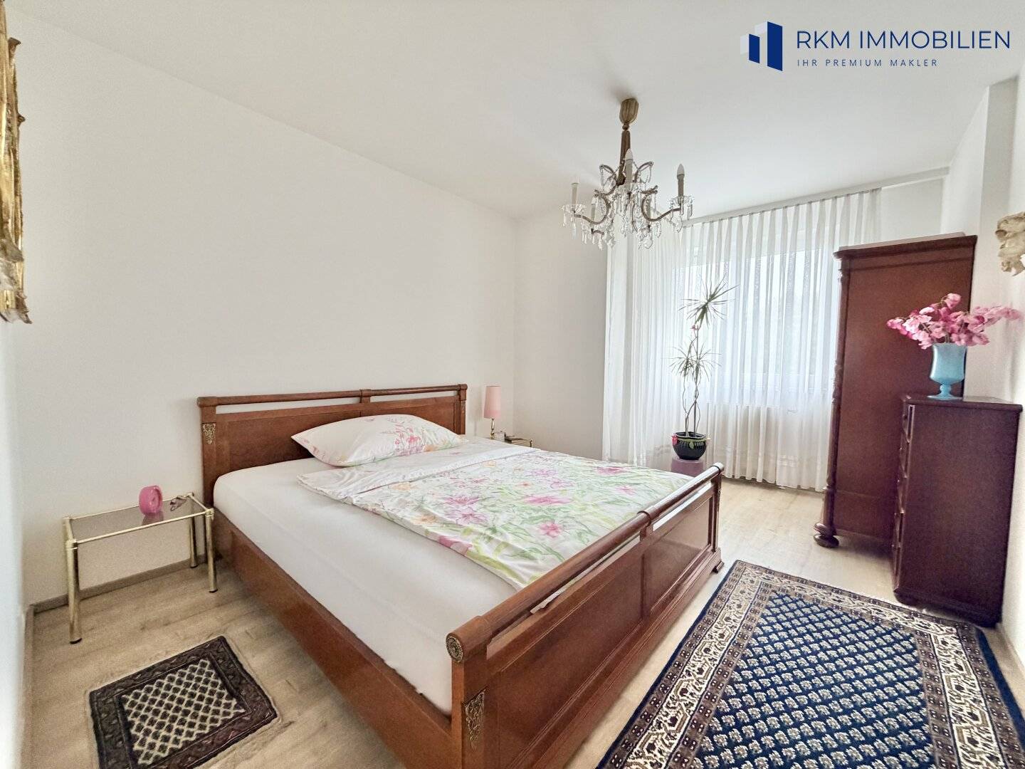 Bright 4-room apartment with garage Comfort and style on 99 m²
