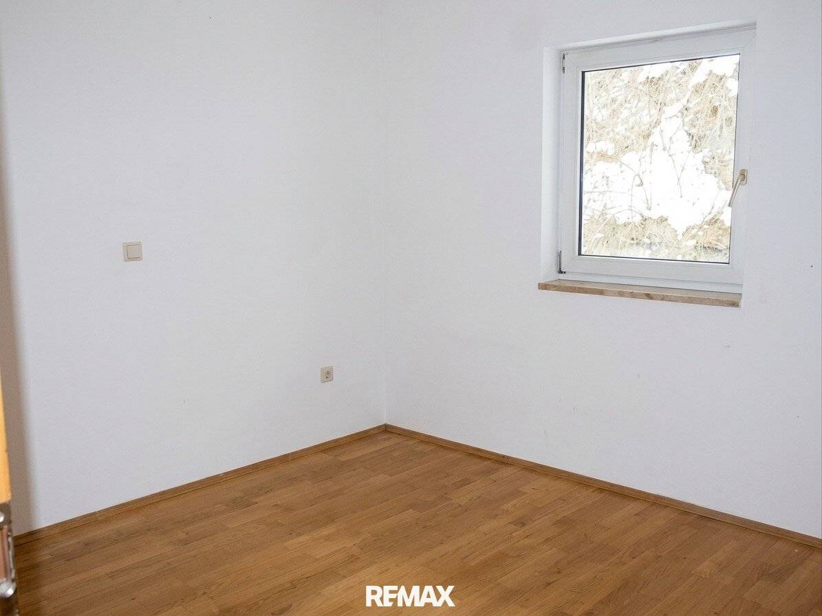 Kompakte Wohnung mit guter Infrastruktur in Neuzeug