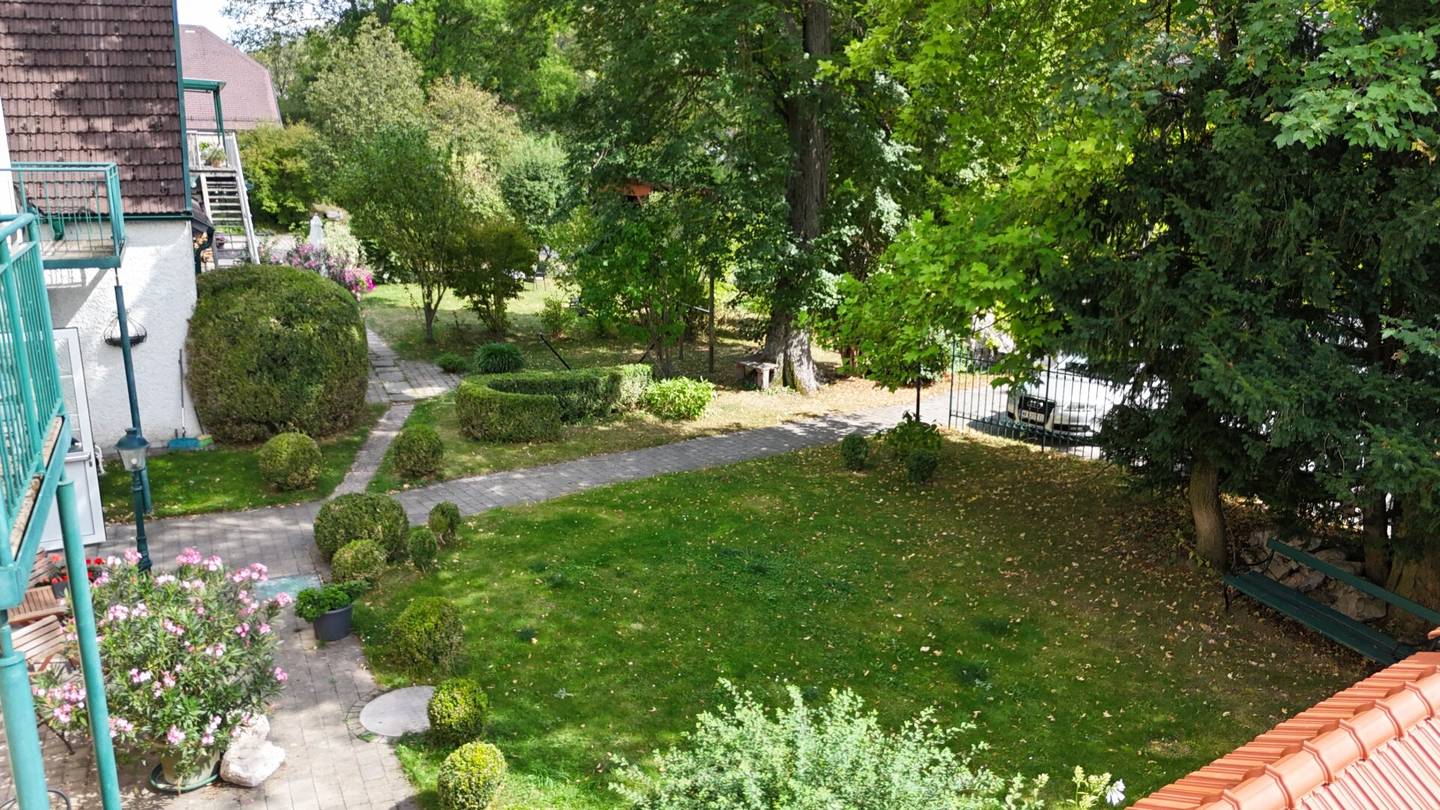 Charming 2-room apartment with kitchen, garden &amp; parking space in Puchberg am Schneeberg