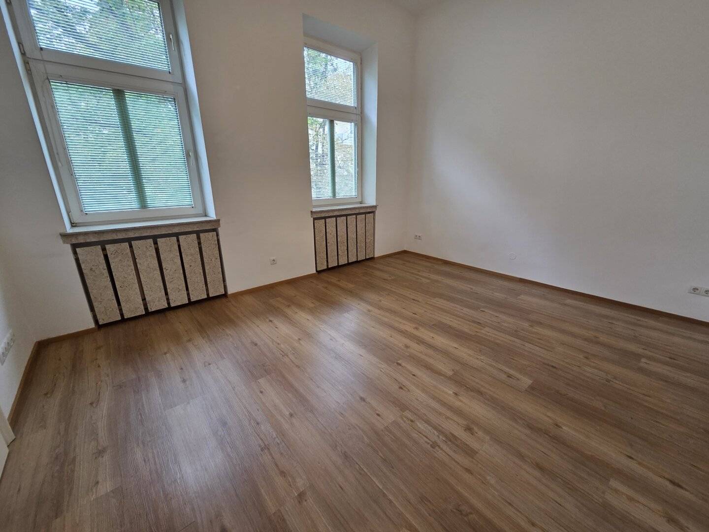 NÄHE GLORIETTE - 3 ZIMMER WOHNUNG- 2er WG geeignet