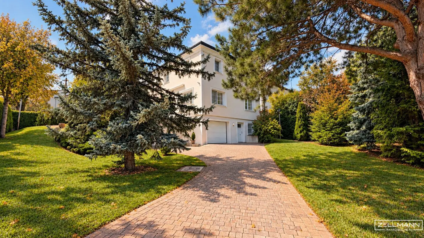 MAUER | Spacious villa with lift and high-quality fittings – approx. 340 m² total usable area | ZELLMANN IMMOBILIEN