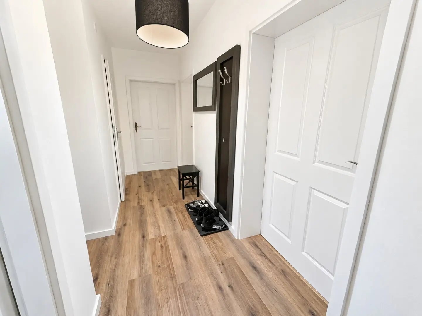TOP CHANCE for Price-Conscious Buyers! 3 rooms, approx. 74 m² living space & excellent transport connections