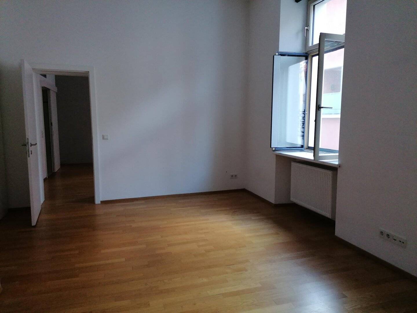 Modern 2-room apartment with garage