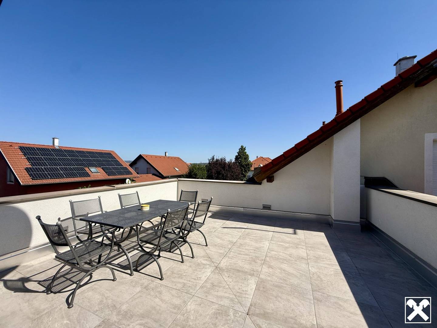 Dachgeschosswohnung mit großer Terrasse und Schwedenofen