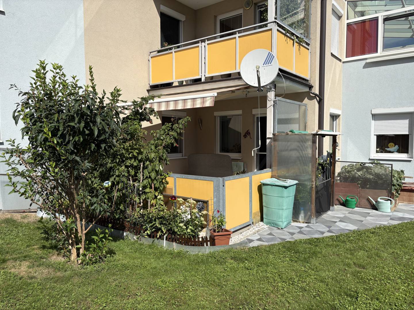 Ruhige Erdgeschosswohnung mit Loggia Terrasse und Gartennutzung