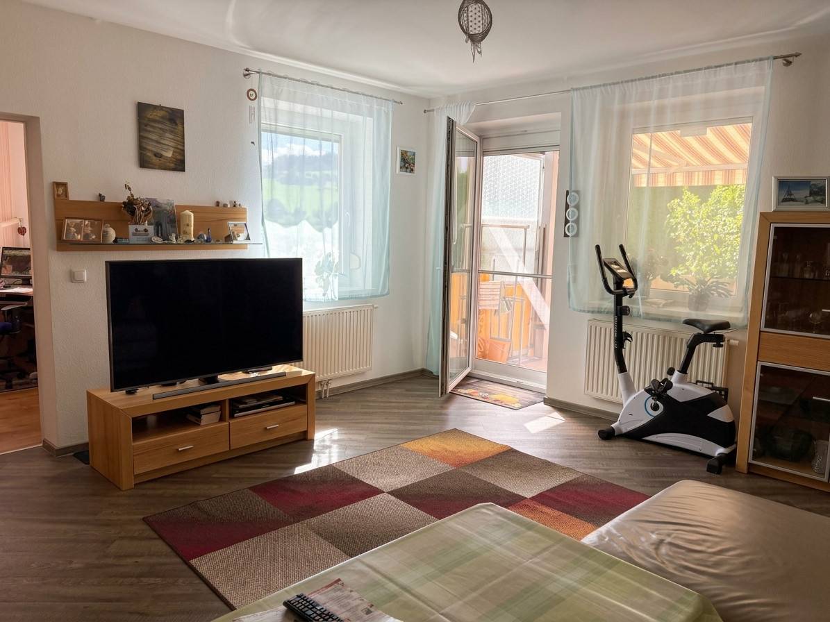 Ruhige Erdgeschosswohnung mit Loggia Terrasse und Gartennutzung