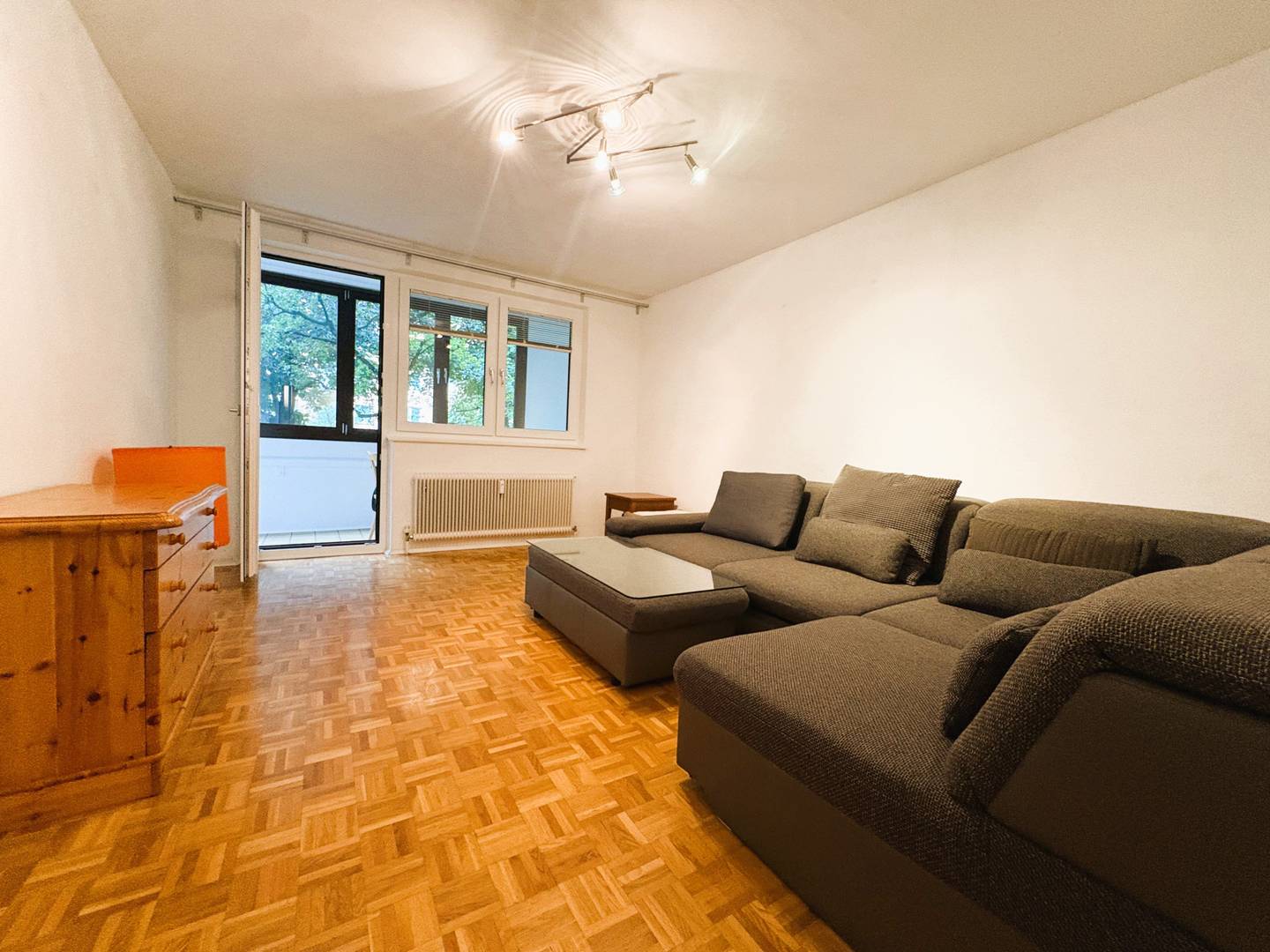Well maintained Wohnung with glazed loggia and cellar