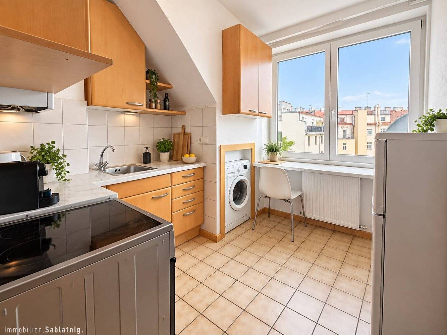 CITY. VIEW. LOCATION! Urban living with impressive distant view!