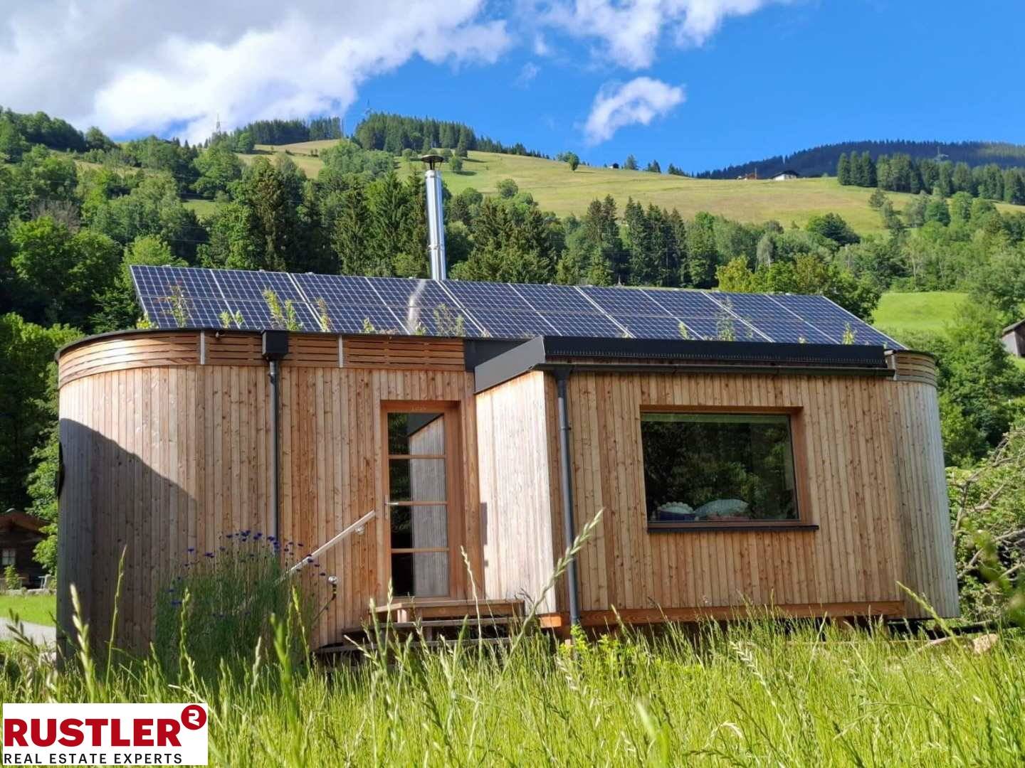 Compact year round Wohnung in high quality timber construction