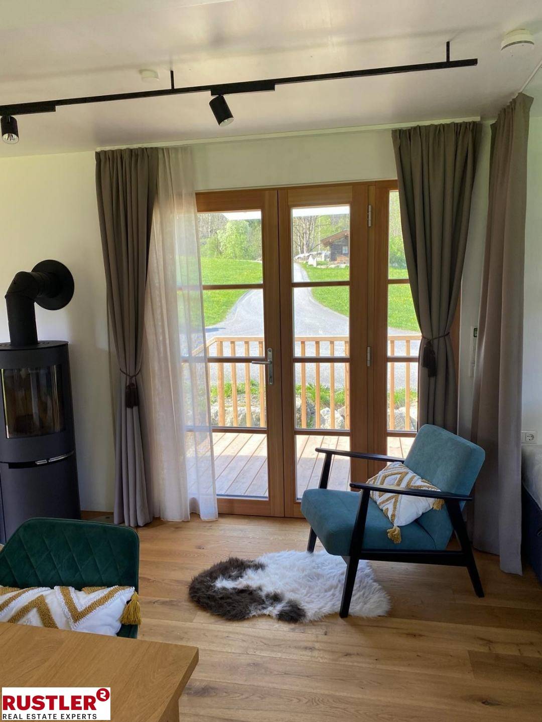 Compact year round Wohnung in high quality timber construction