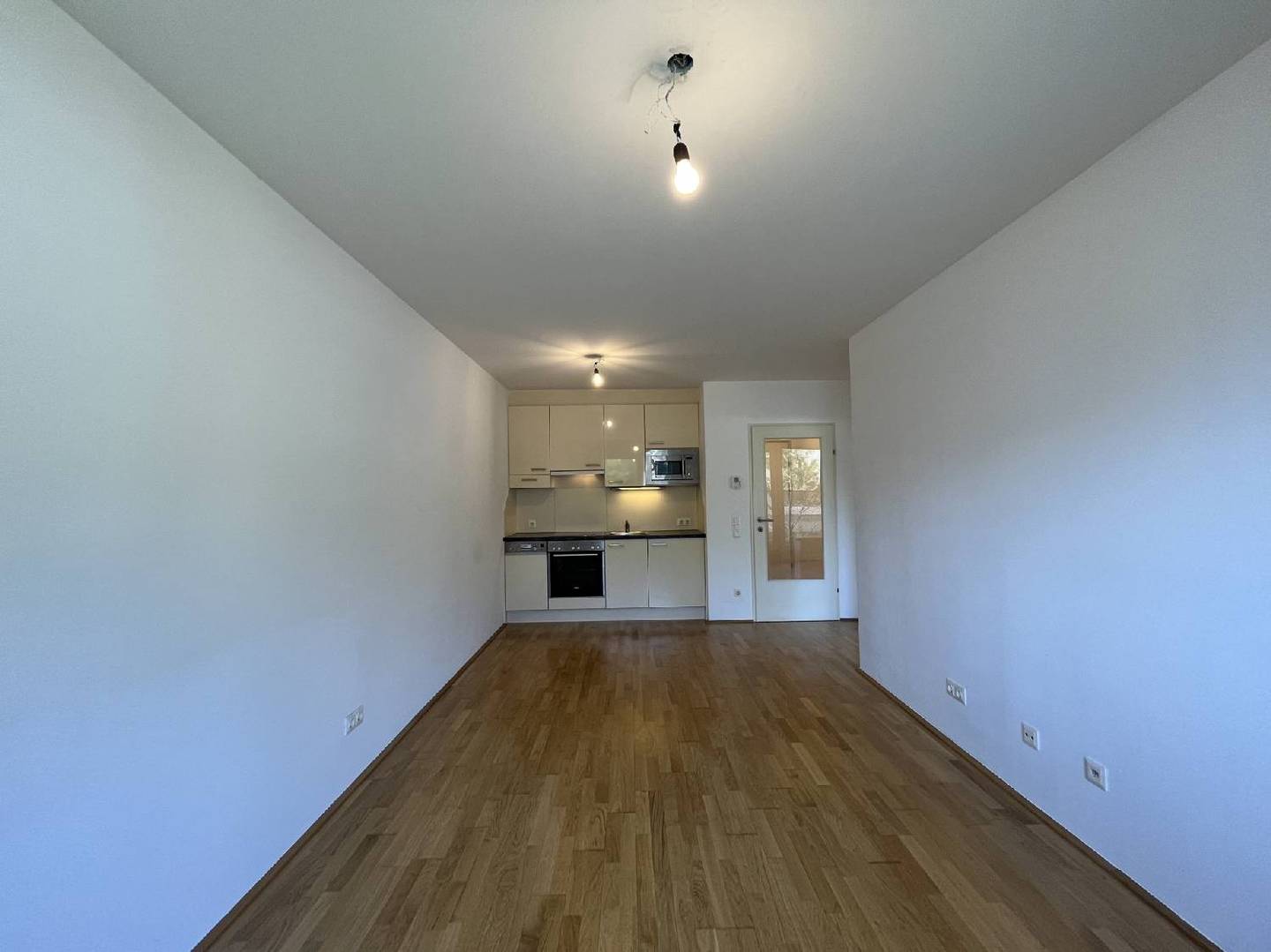 Well laid out apartment with balcony and lift