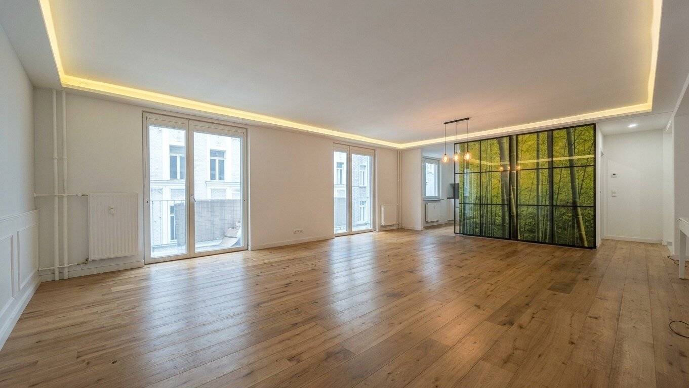 Exklusiver Erstbezug nach Kernsanierung (2024) – Stilvolles Wohnen am Naschmarkt (~130 m²)