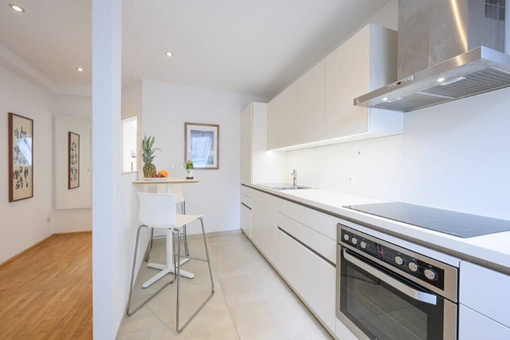 Fully Furnished with A/C for up to 6 months with Balcony