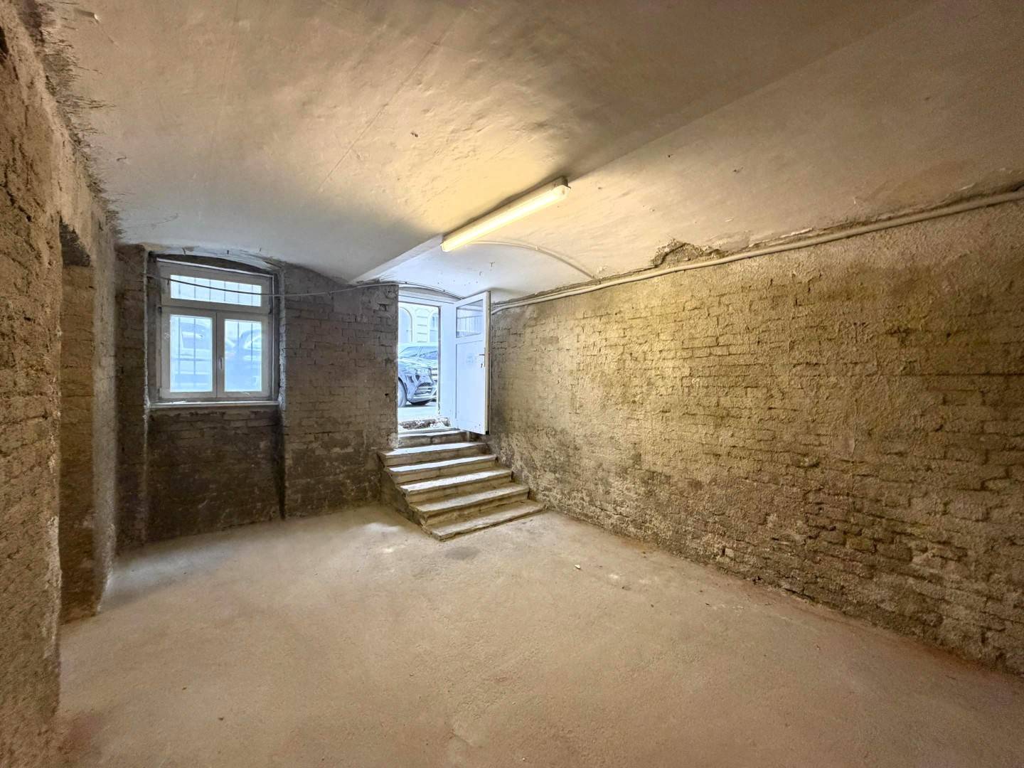 Souterrainwohnung ideal als Lager im Karmeliterviertel