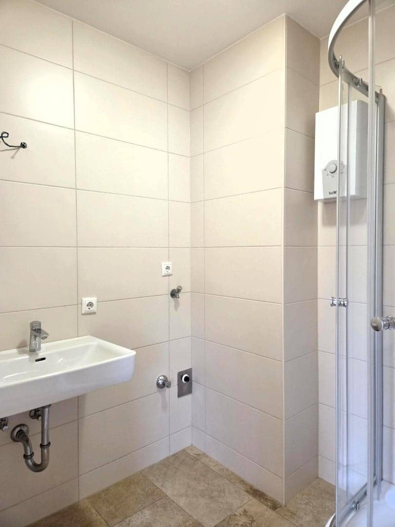 bright apartment commission free with garden and parking