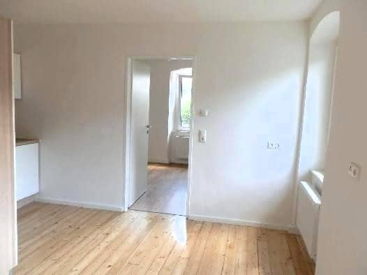 bright apartment commission free with garden and parking