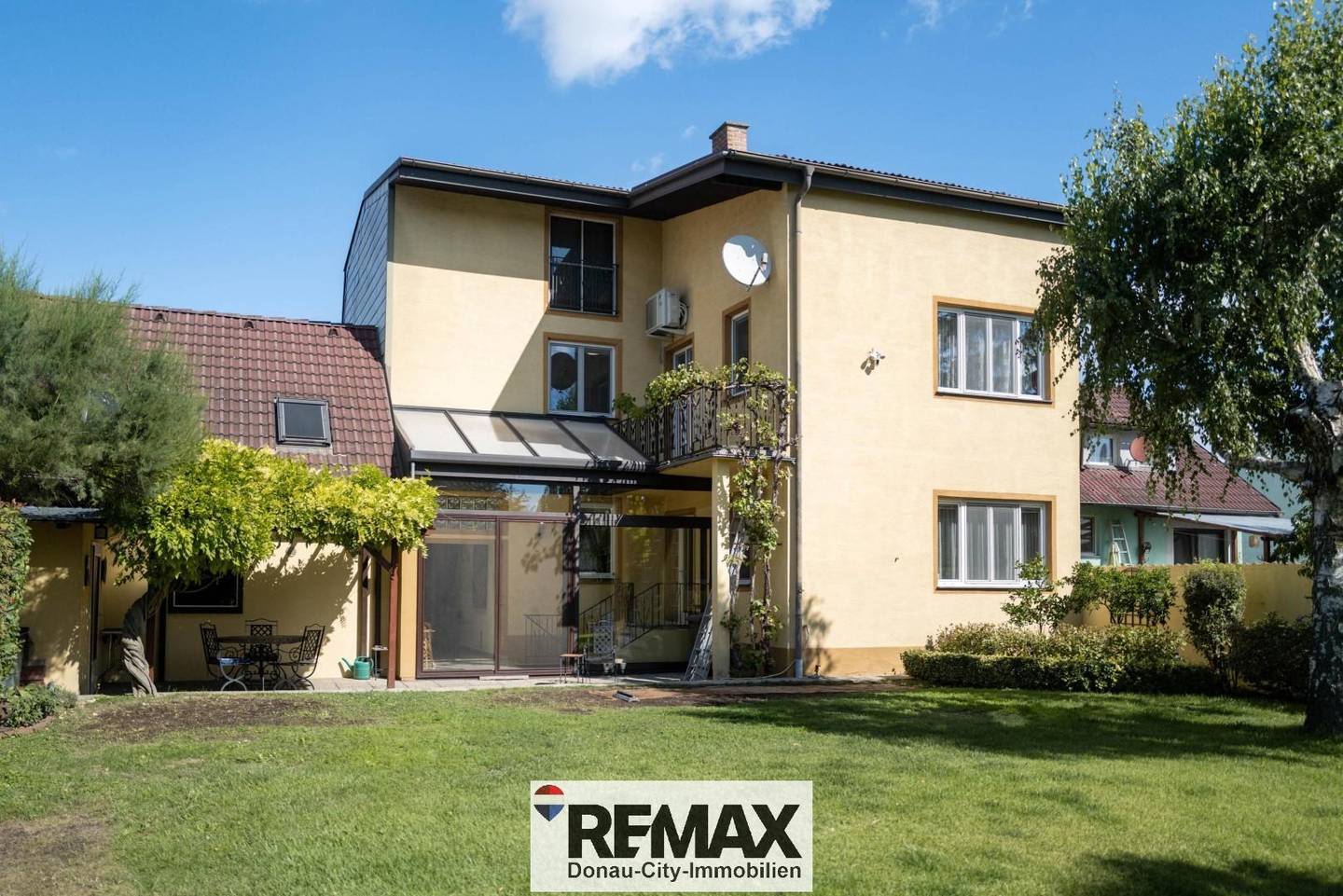 Schlossflair und geschützter Garten Familienwohnung