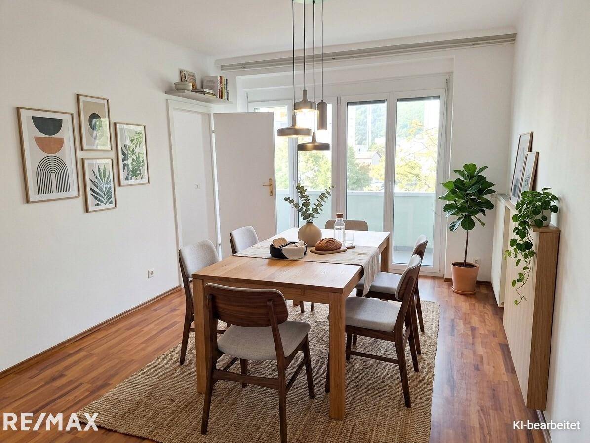 Teilsanierte Wohnung in Smartcity mit Loggia