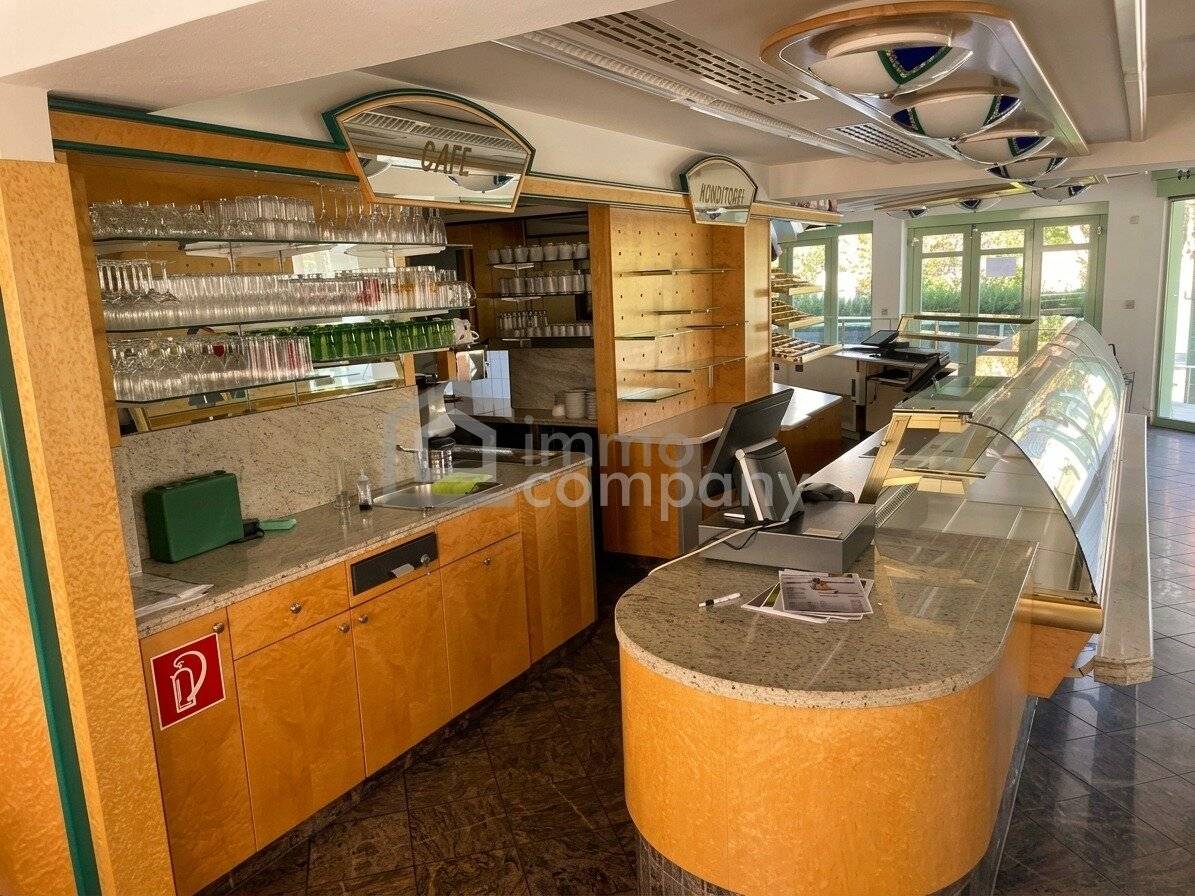 Versatile gastronomy with apartment, production, garden and terrace in Mödling with 500 m²
