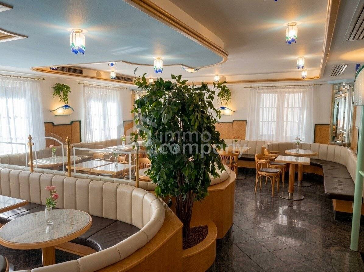 Versatile gastronomy with apartment, production, garden and terrace in Mödling with 500 m²