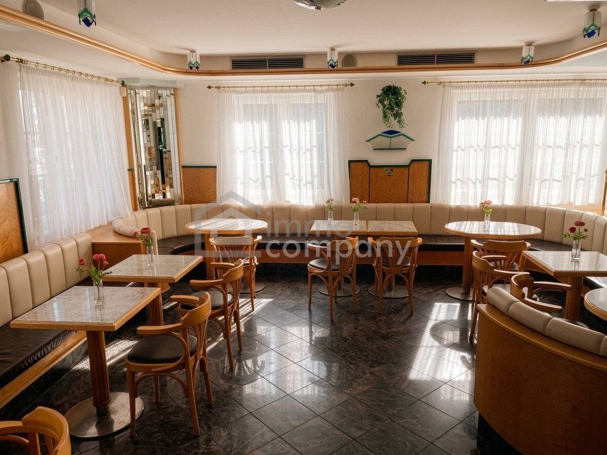 Versatile gastronomy with apartment, production, garden and terrace in Mödling with 500 m²