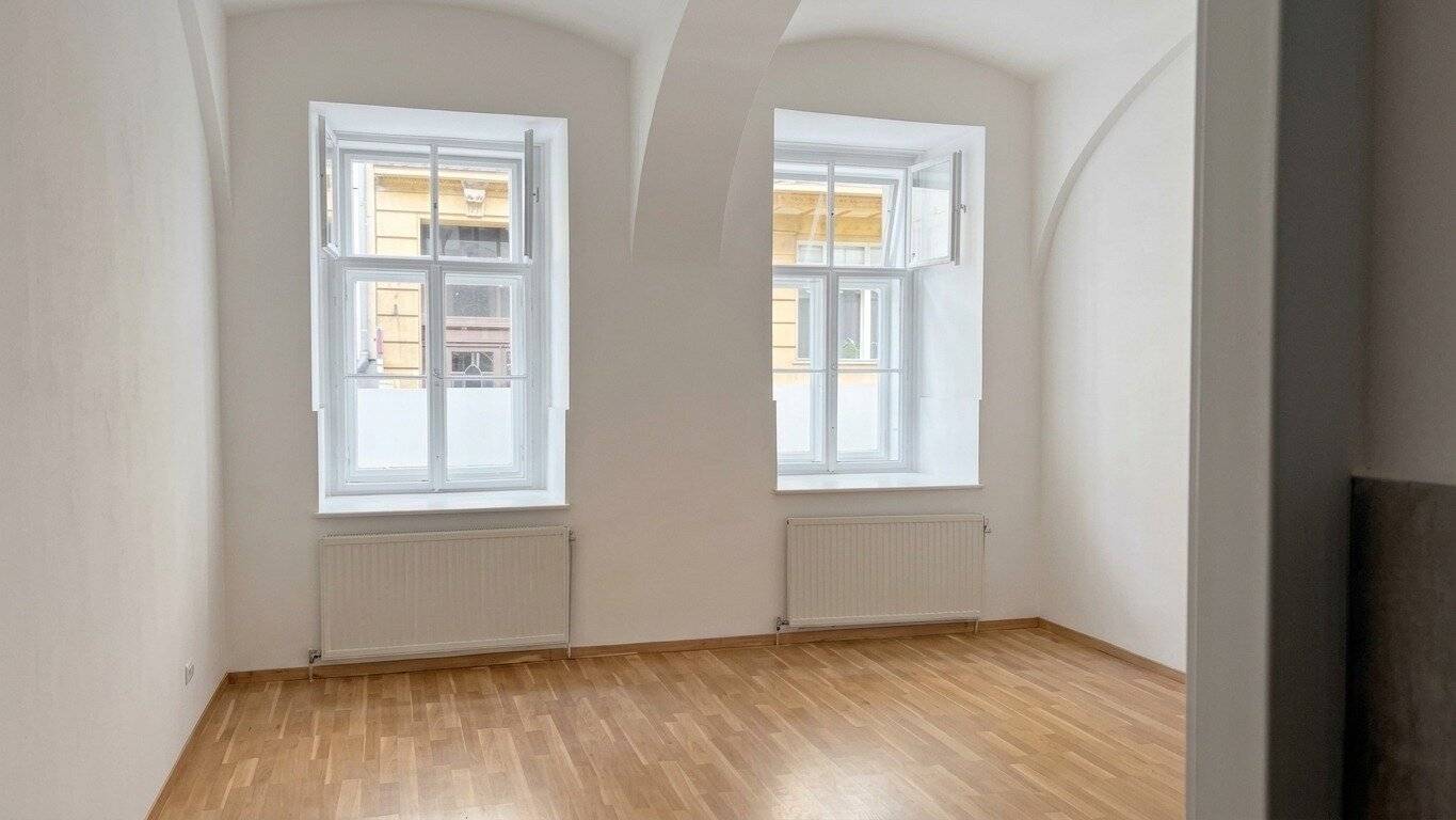 Erdgeschoss 2-Zimmer-Altbauwohnung nahe Altem AKH &amp; MedUni