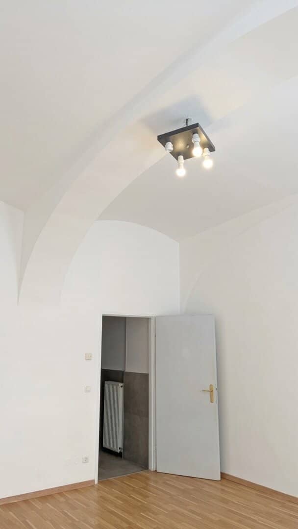 Erdgeschoss 2-Zimmer-Altbauwohnung nahe Altem AKH &amp; MedUni