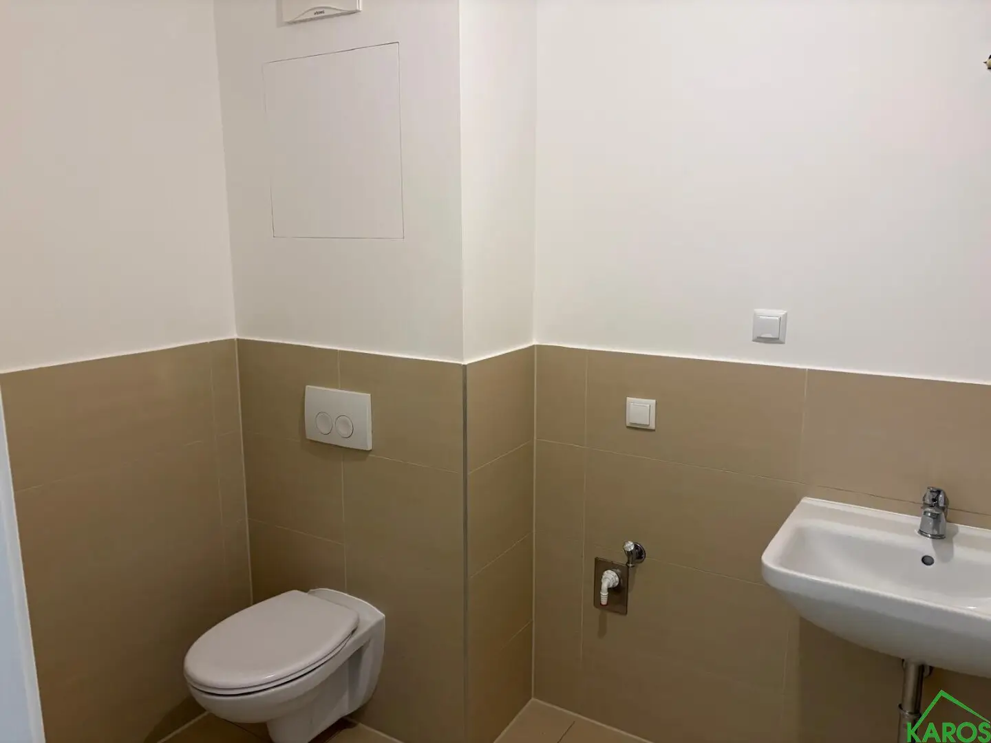 Modern 2-room apartment with fitted kitchen and elevator in 1100 Wien – 51.74 m²