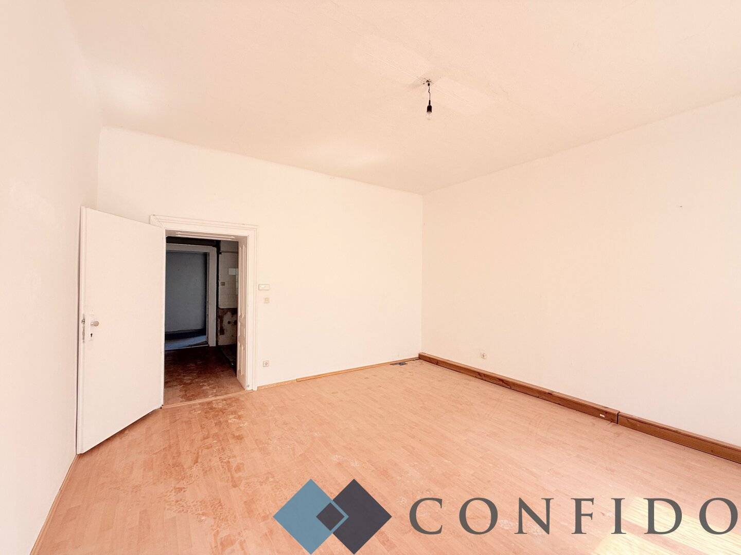Kompakte 1 Zimmerwohnung mit Loggia - PROJEKT KLEISTGASSE - Sanierungsbedürftige Altbauwohnungen mir Charme und Potenzial!