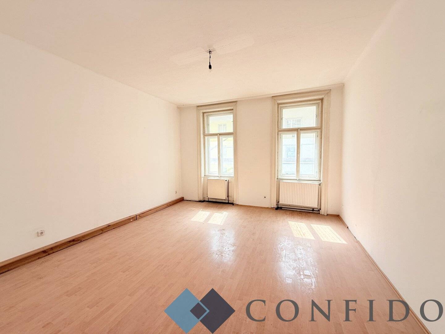 Kompakte 1 Zimmerwohnung mit Loggia - PROJEKT KLEISTGASSE - Sanierungsbedürftige Altbauwohnungen mir Charme und Potenzial!