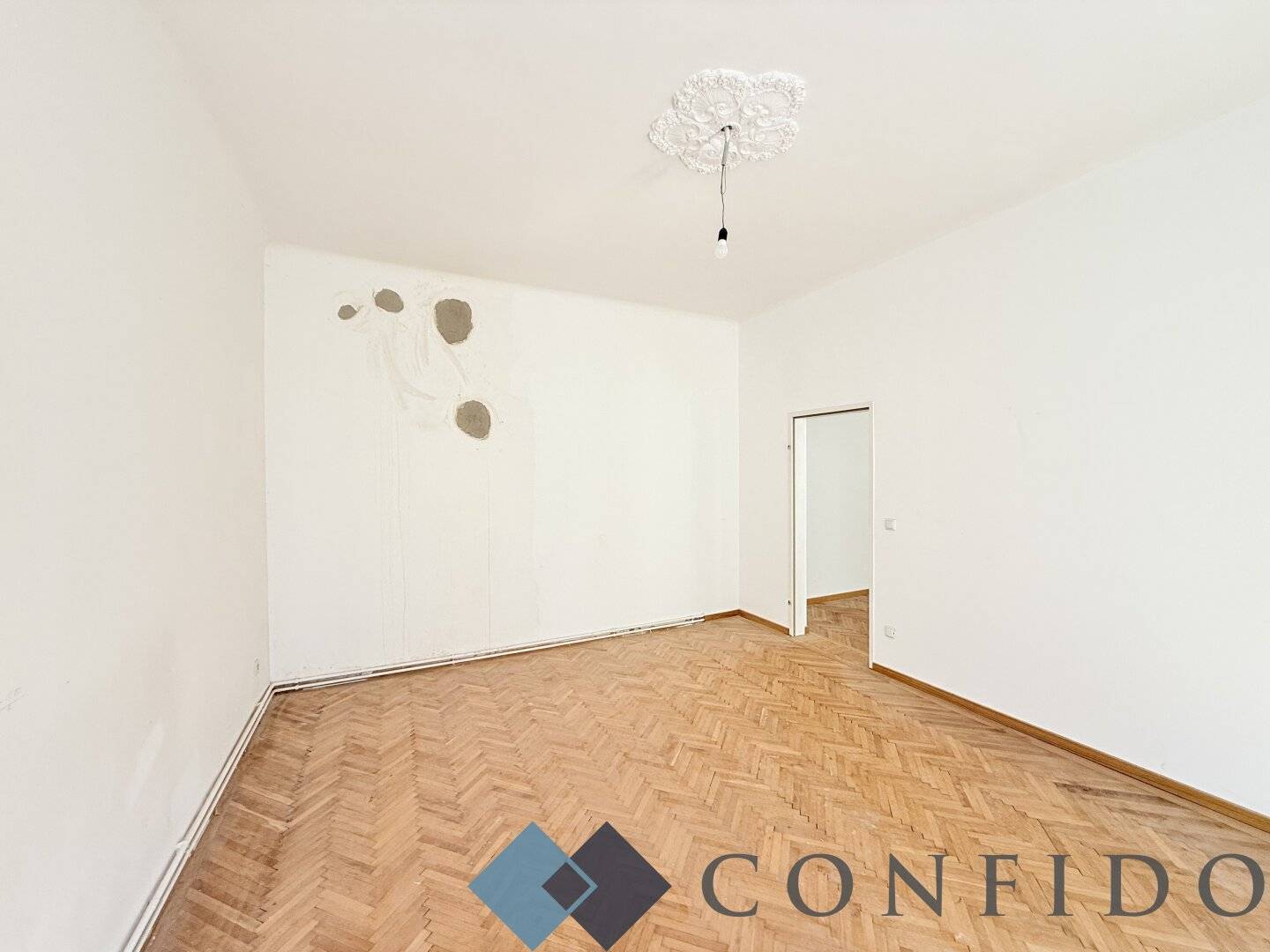 Sonnige 2 Zimmerwohnung mit Balkon - PROJEKT KLEISTGASSE - Sanierungsbedürftige Altbauwohnungen mir Charme und Potenzial!