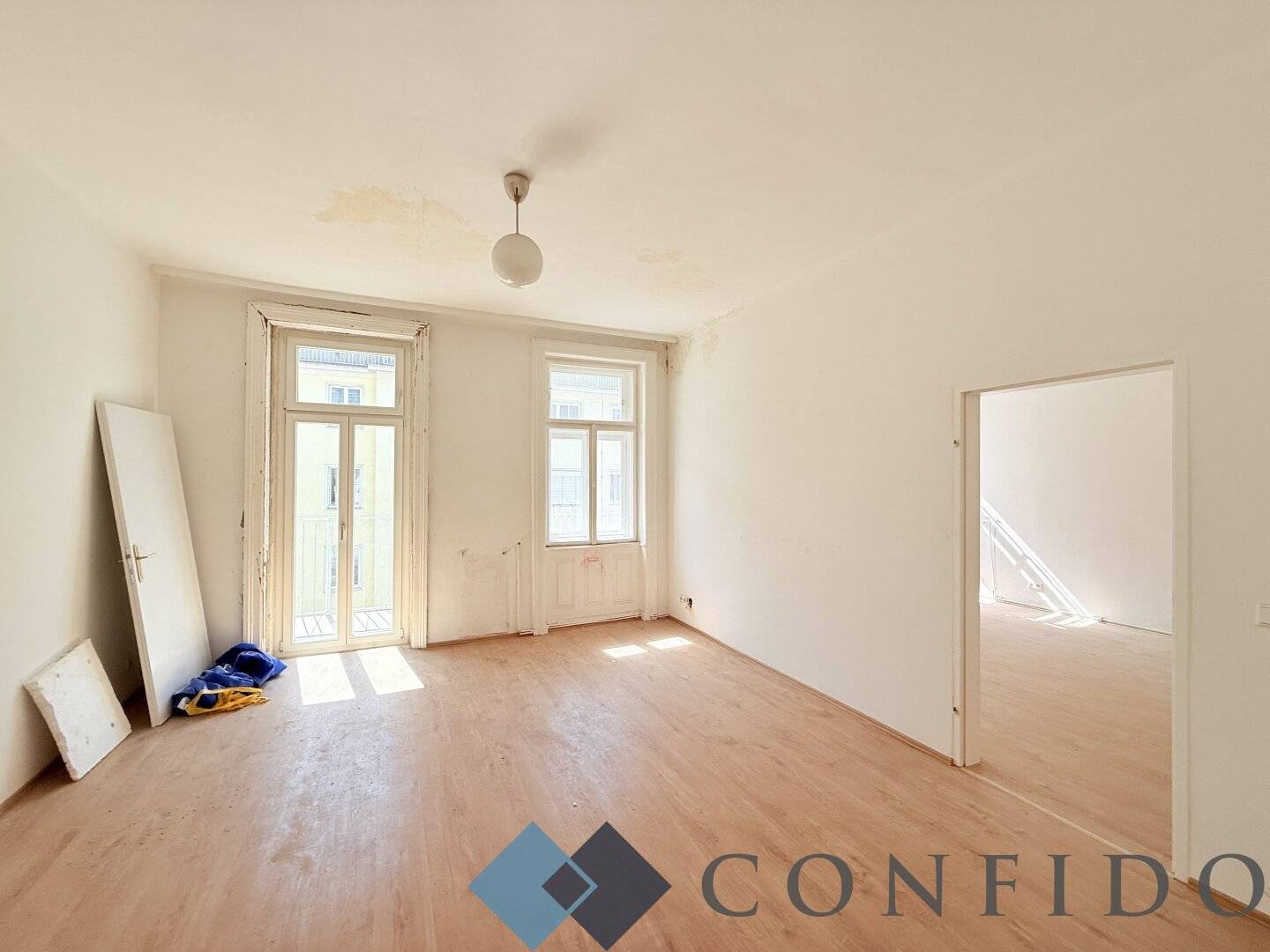 3 Zimmerwohnung mit Balkon - PROJEKT KLEISTGASSE - Sanierungsbedürftige Altbauwohnungen mir Charme und Potenzial!