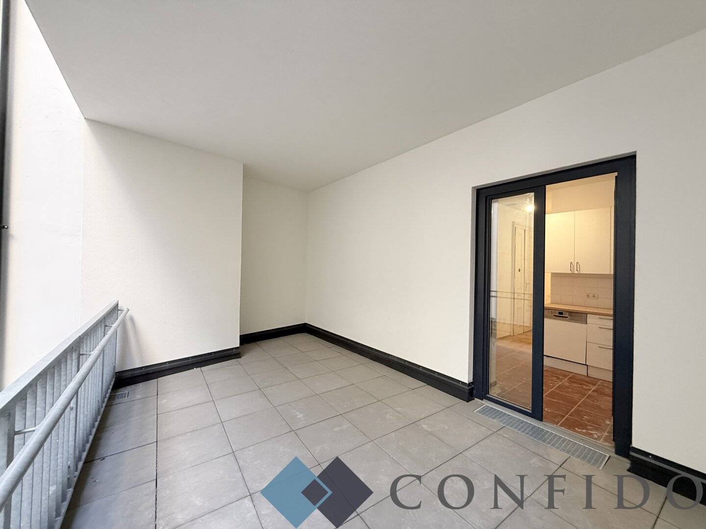 2 Zimmerwohnung mit großzügiger Loggia - PROJEKT KLEISTGASSE - Sanierungsbedürftige Altbauwohnungen mir Charme und Potenzial!