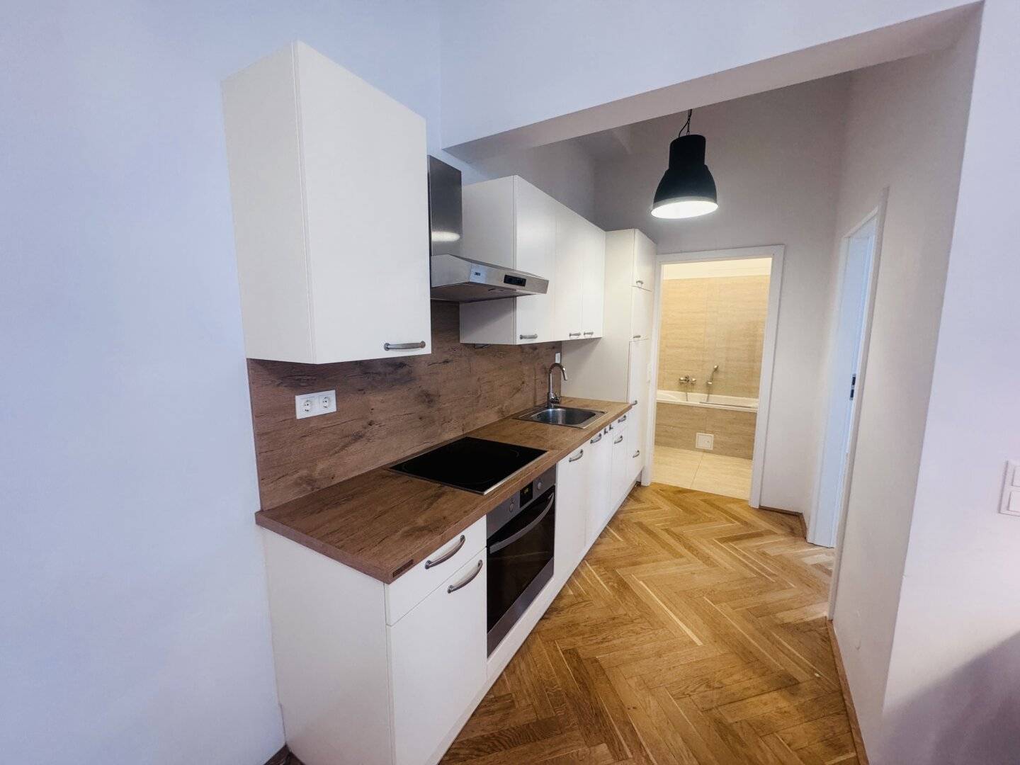 Charmantes 2-Zimmer Altbau-Schmuckstück mit Balkon