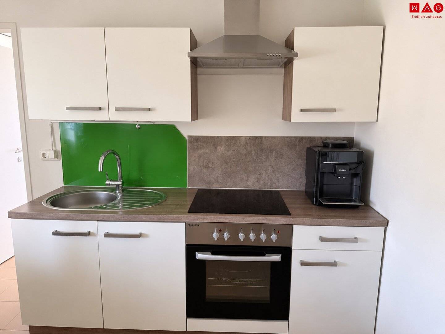 Gemütliche 2-Zimmer-Wohnung mit Balkon in ländlicher Ruhelage, dennoch nur 10 Minuten nach Passau! Wohlfühlgarantie durch ausgewählte Nachbarschaft! Ab 01.12.2026 verfügbar!