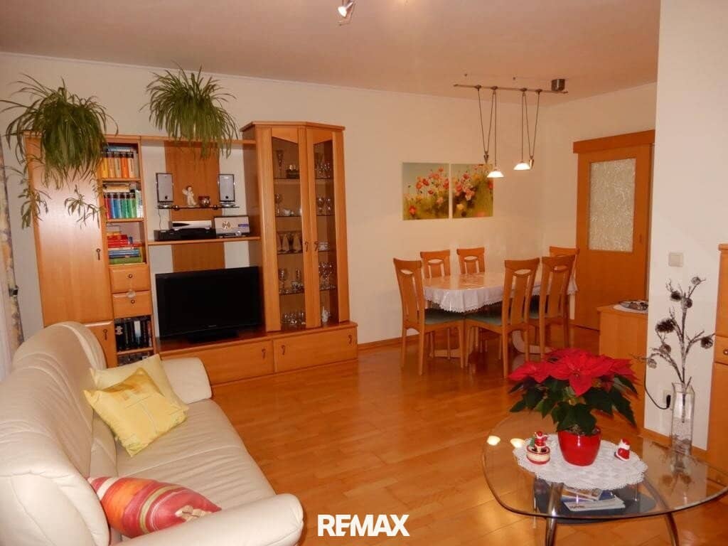 Pack your bags and move in - great rental apartment!