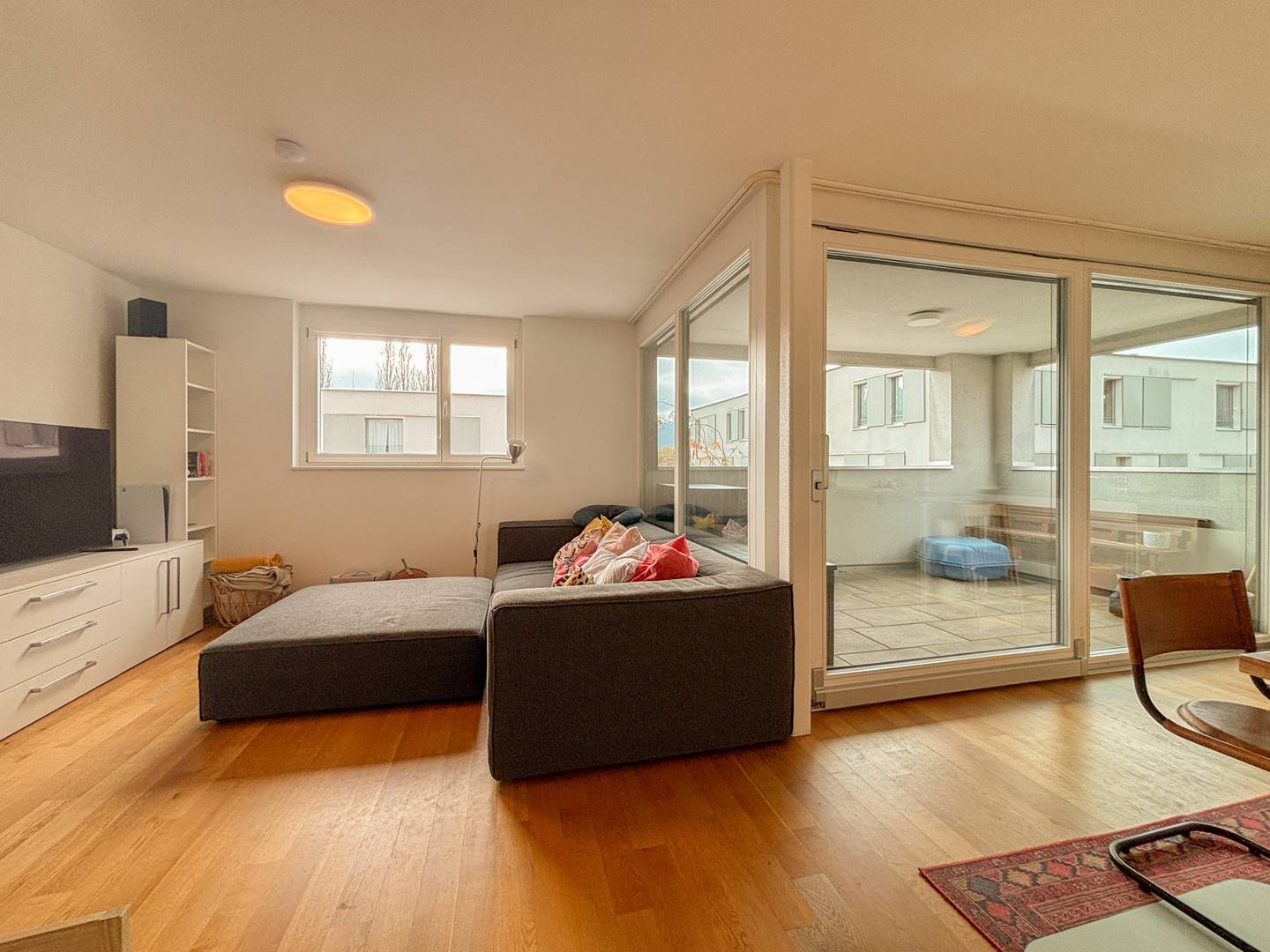 Centrally located apartment with covered terrace