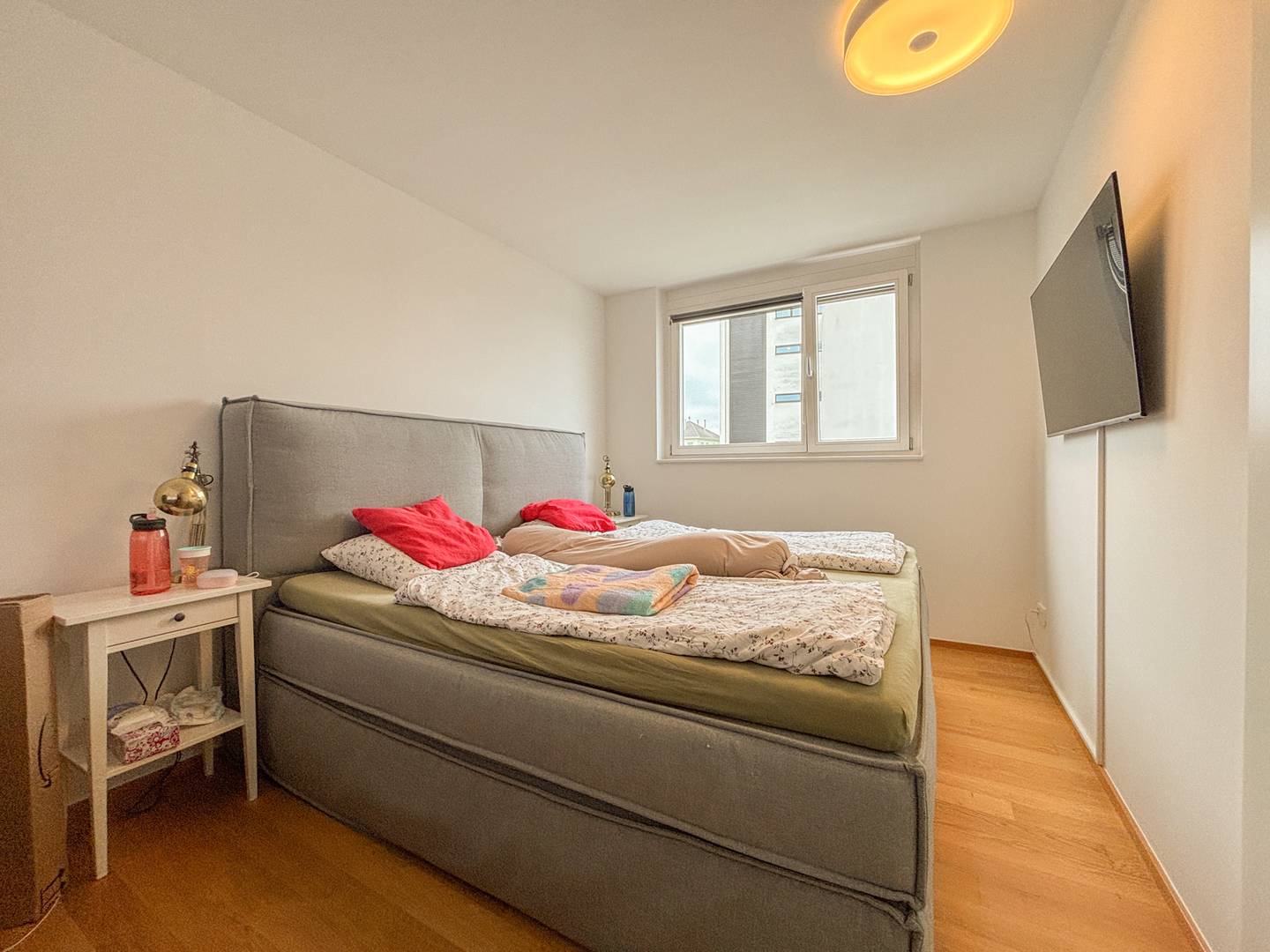 Centrally located apartment with covered terrace