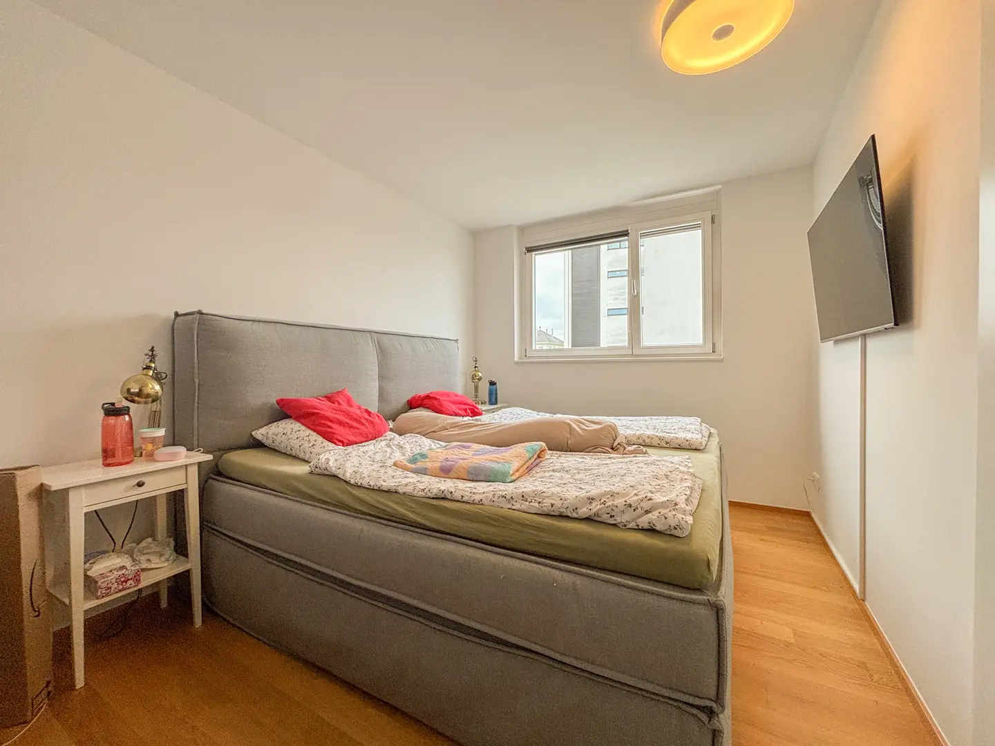 Centrally located apartment with covered terrace