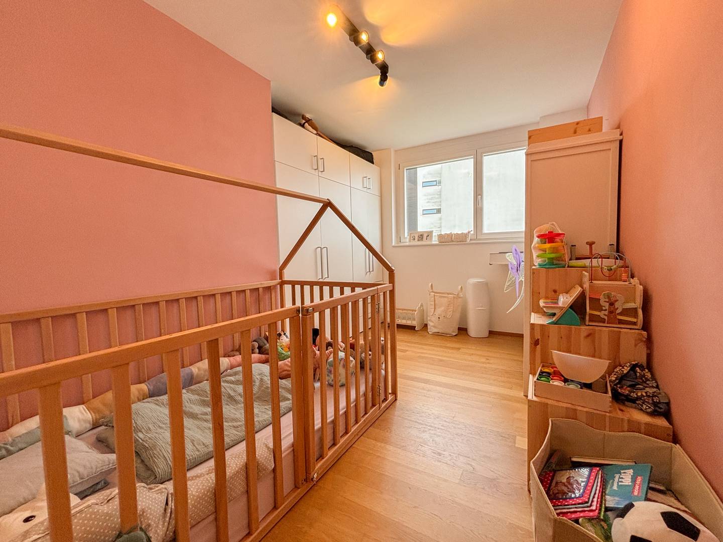 Centrally located apartment with covered terrace