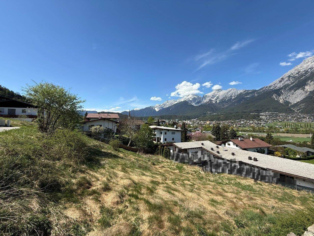 Ruhige Wohnung in aussichtsreicher Hanglage