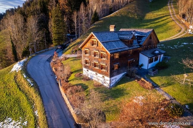 Sonniges Anwesen mit Wellness und Doppelgarage Familienwohnung
