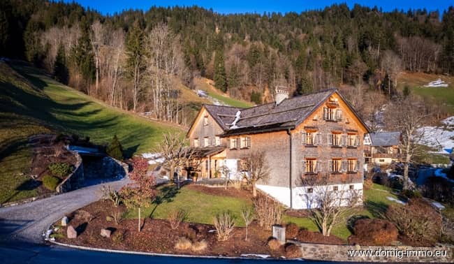 Sonniges Anwesen mit Wellness und Doppelgarage Familienwohnung