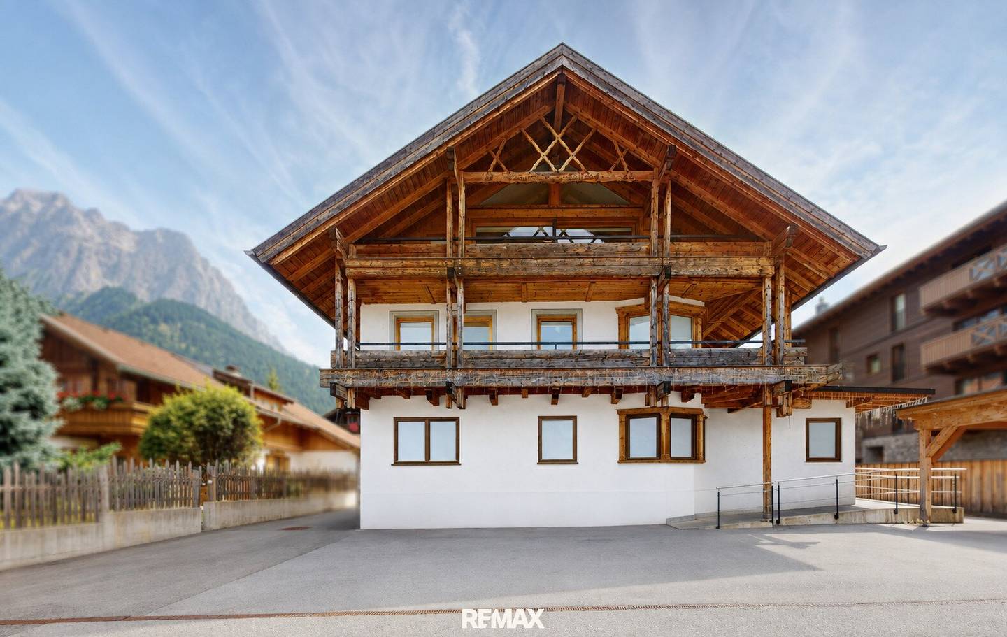 Rare opportunity in Ehrwald – Residential and practice building with two additional building plots!