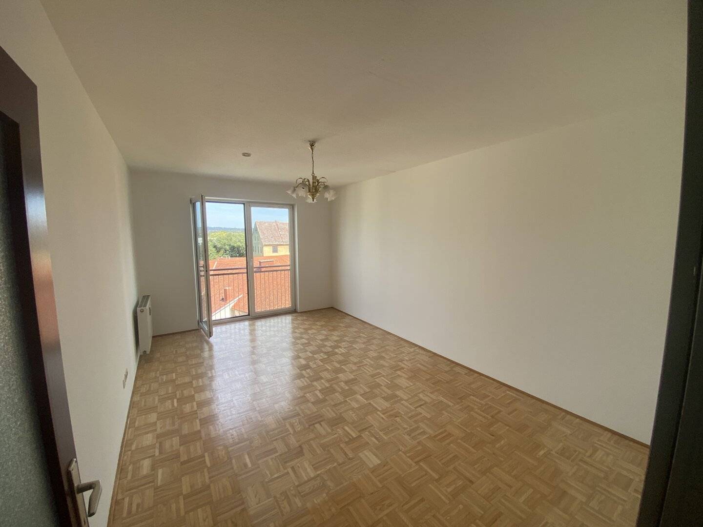 Bright, quiet 2 room apartment with balcony