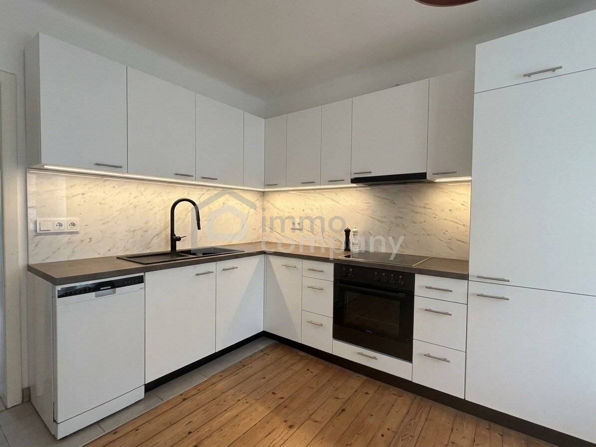 Charming 4-room single-family house with garden and garage in 1220 Vienna, 160 m² living area