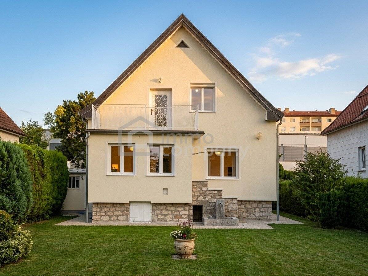 Charming 4-room single-family house with garden and garage in 1220 Vienna, 160 m² living area
