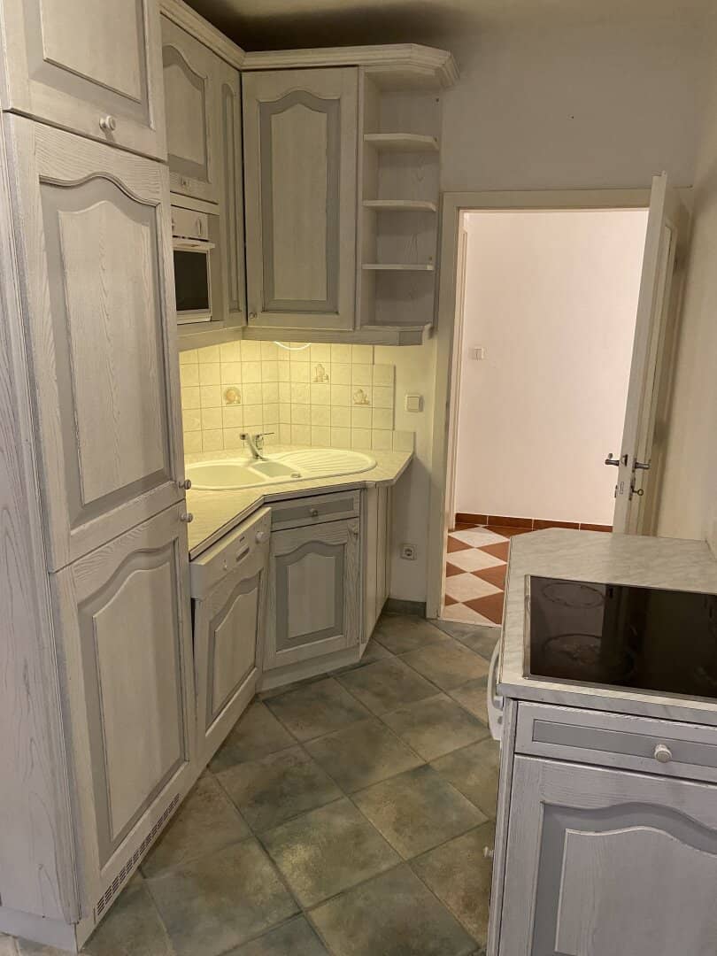 Apartment near U6 Jägerstraße Suitable for flatshare