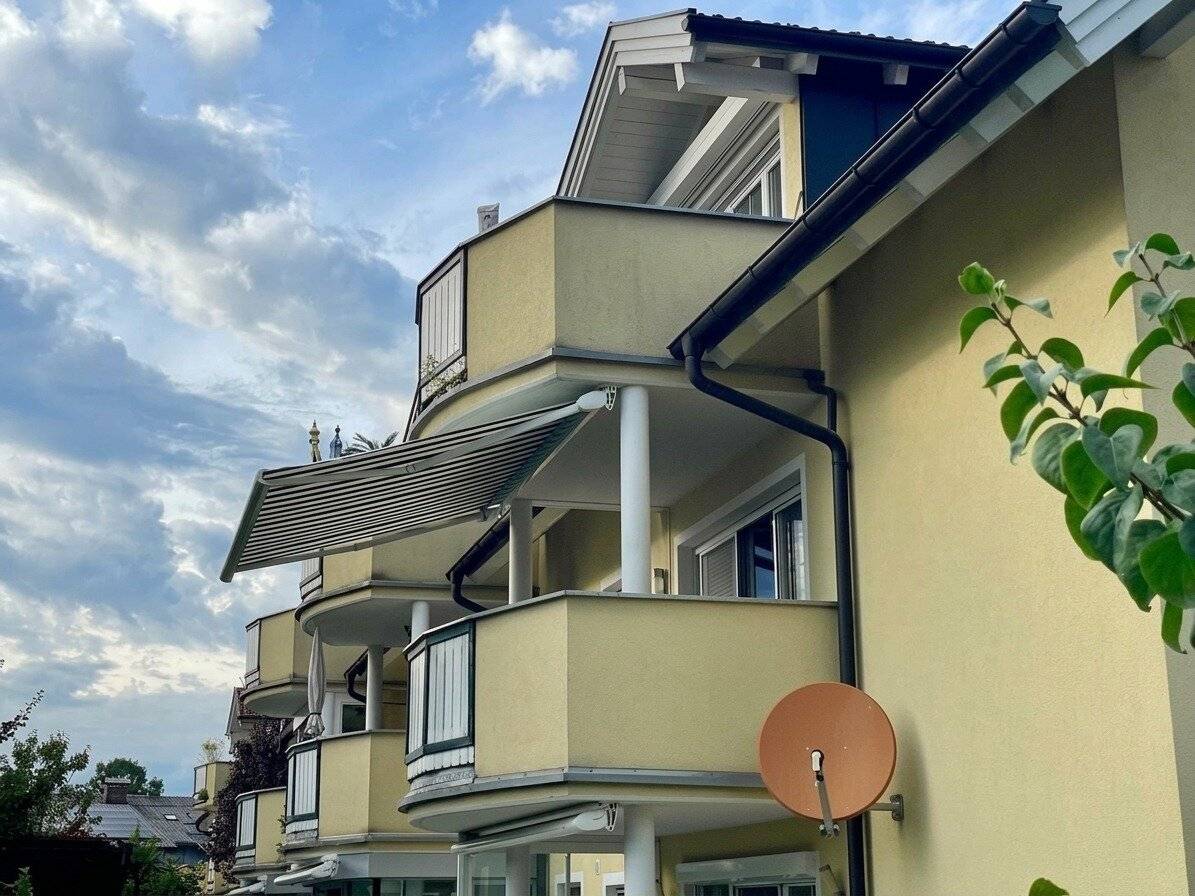 Bright, elegant 3.5-room apartment in Wals with 2 balconies, garage and open parking space – 88 m² living comfort